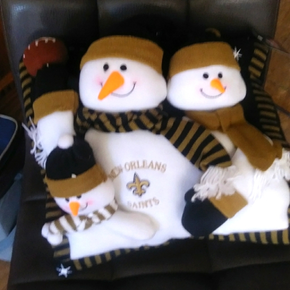 New Orleans Saints snowman throw pillow